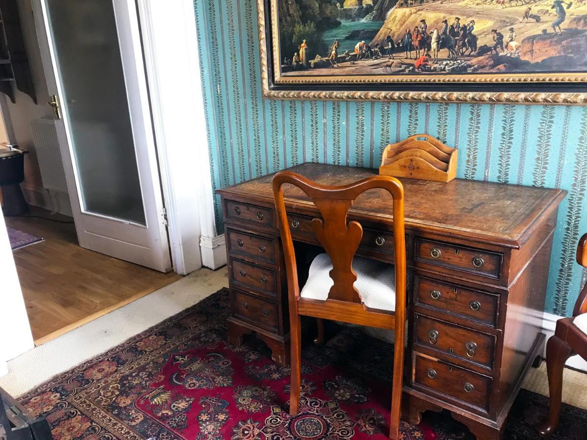 Grand Top Floor Apartment In The Royal Bank House Maybole Екстериор снимка